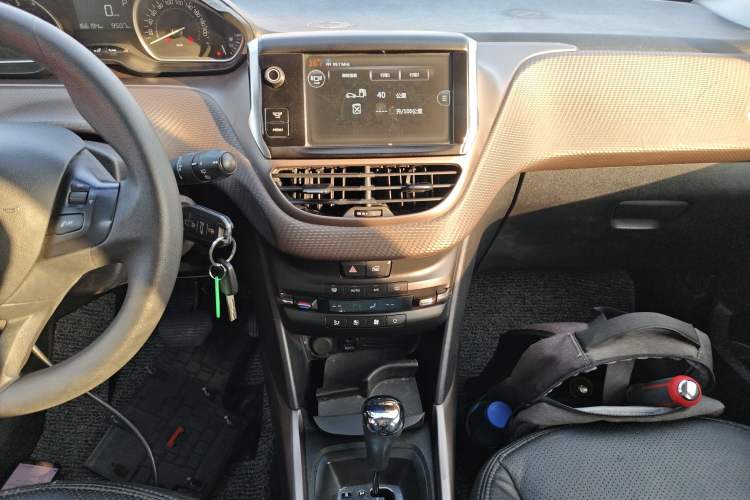 Used Peugeot 2008 2014 1.6L Automatic Fashion Edition
