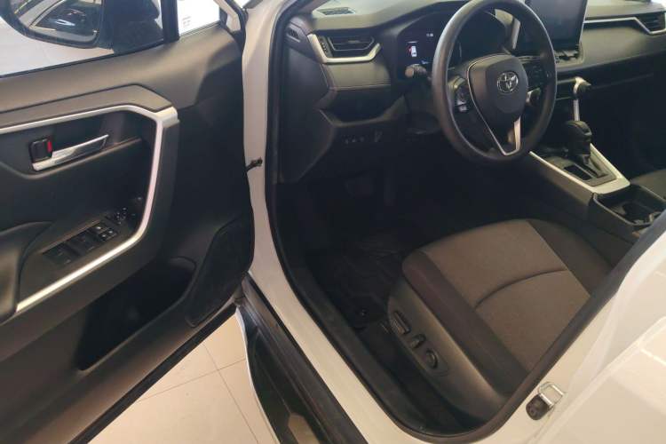 Used Toyota RAV4 2021 2.0L CVT Two-Wheel Drive Fashion Edition
