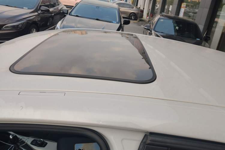 Used BMW 1 Series 2015 120i Leading Model Roof