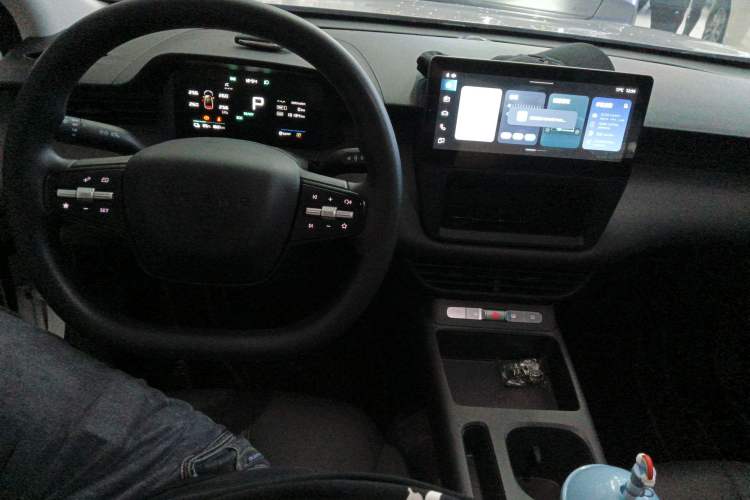 Used Roewe Roewe E6 2025 Model 520km Taxi Version