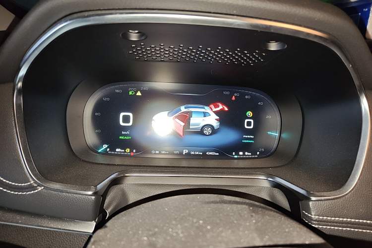 Used Roewe RX5 New Energy 2017 eRX5 50T Hybrid Connected Prestige Flagship Edition Instrument Cluster