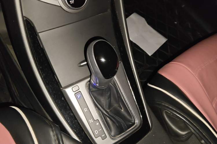 Used Hyundai Elantra (5th Generation / Langdong) 2015 1.6L Automatic Leading Model Gear Lever