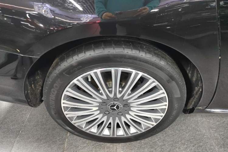 Used Mercedes-Benz E-Class 2022 E 300 L Luxury Model Exterior 5