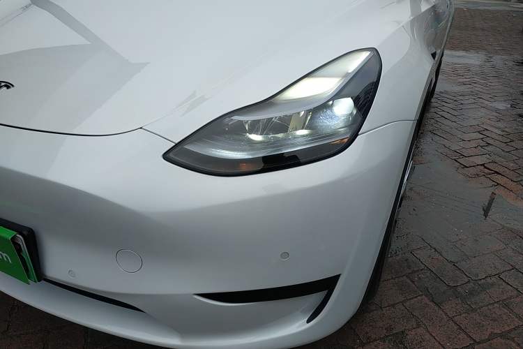 Used Tesla Model Y 2023 Rear-Wheel-Drive Version
