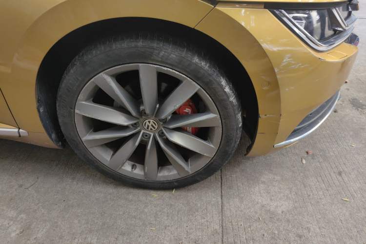 Used Volkswagen FAW-Volkswagen CC 2019 380TSI Yeyan Edition China V Standard Right Front Wheel Hub