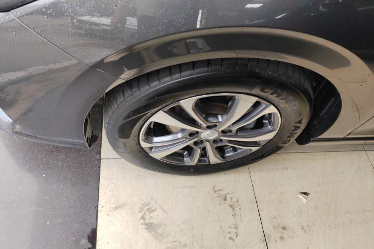 Used CHANGAN Eado 2024 PLUS Blue Whale NE 1.4T GDI DCT High-Energy Edition Left Front Wheel Hub