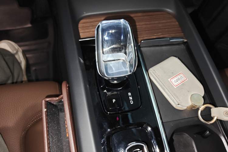 Used Volvo XC60 New Energy 2023 T8 Plug-in Hybrid Long-Range All-Wheel Drive Smart Luxury Edition
