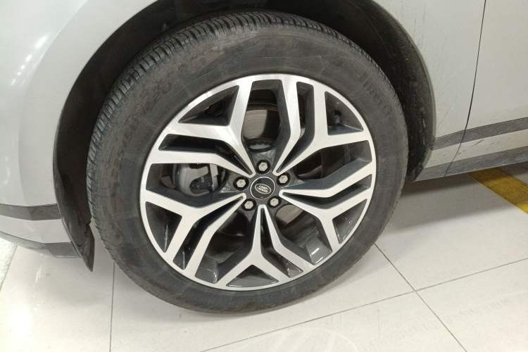 Used Land Rover Range Rover Evoque 2023 Aurora L 249 PS Luxury Edition