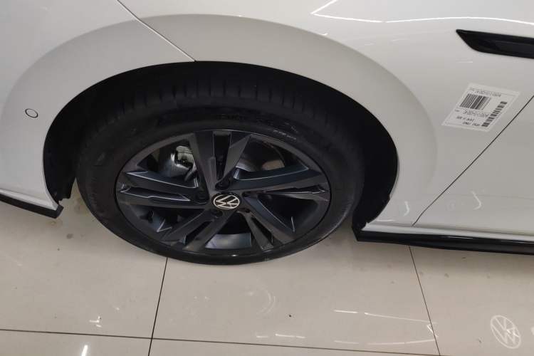 Used Volkswagen Golf 2023 Facelift 280TSI DSG R-Line Lite
