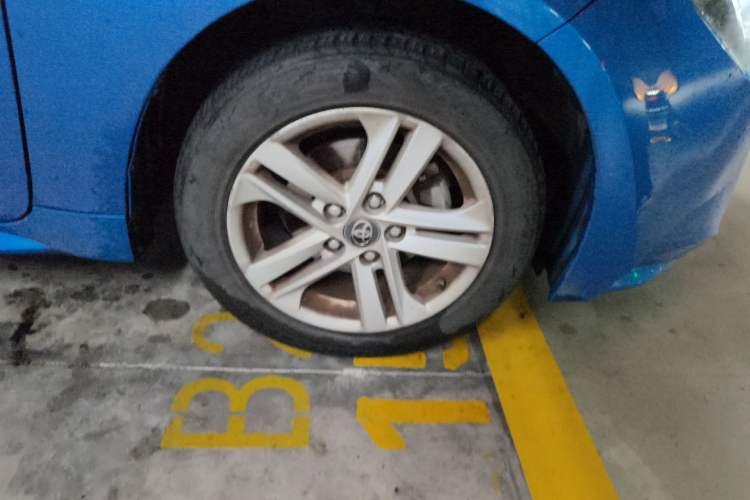 Used Toyota Levin 2021 185T CVT Tech Edition Right Front Wheel Hub