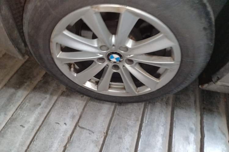 Used BMW 5 Series 2012 523Li Leading Model Right Front Wheel Hub
