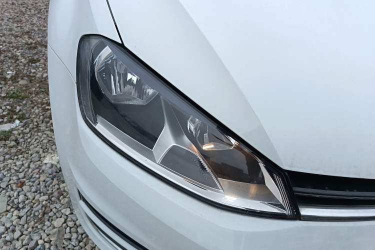Used Volkswagen Golf 2016 230TSI Automatic Luxury Version Right Front Headlight