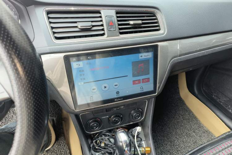 Used Volkswagen Lavida 2017 230TSI DSG Comfort Edition Audio And AC Panel