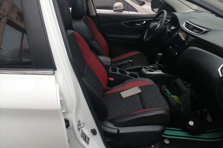 Used Nissan Qashqai 2016 2.0L CVT Luxury Edition Right Front Seat