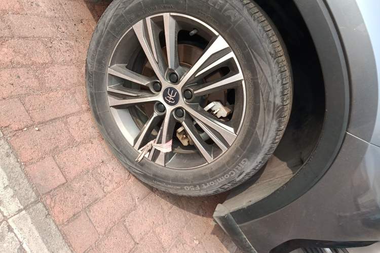 Used BYD Song Pro New Energy 2022 DM-i 51km Prestige Model Right Front Wheel Hub