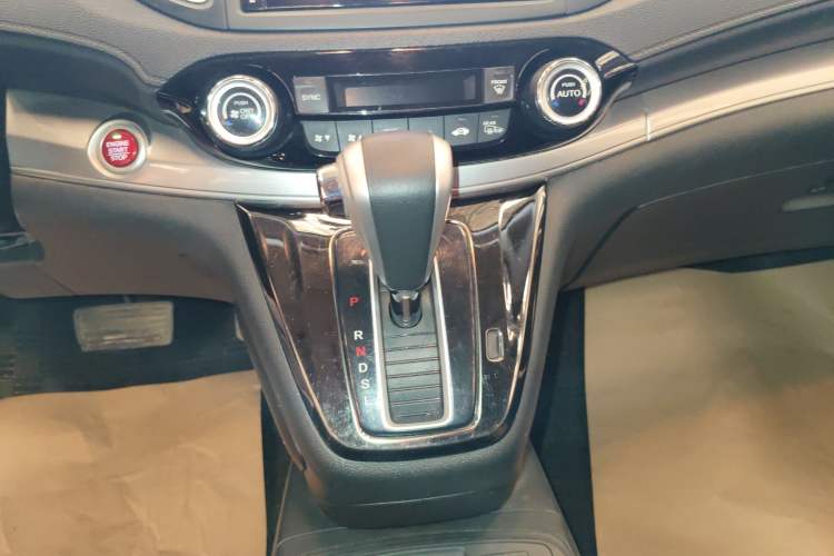 Used Honda CR-V 2015 2.4L four-wheel drive luxury version
