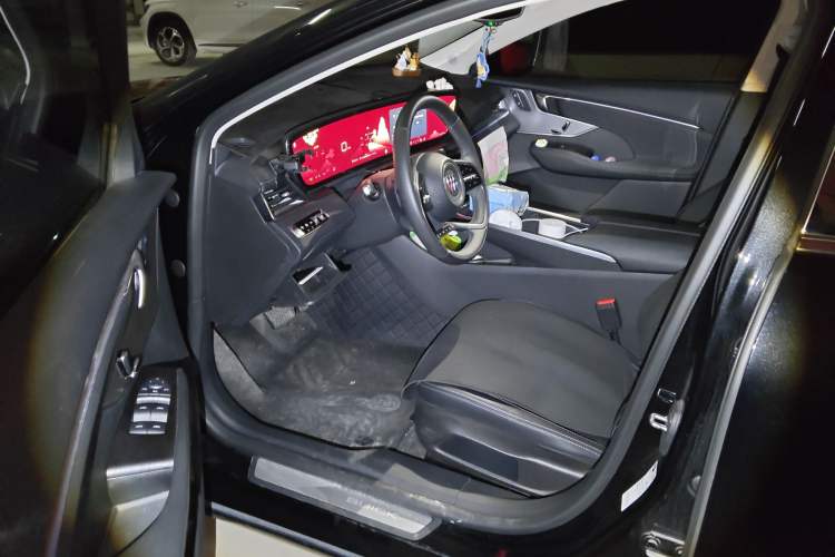 Used Buick LaCrosse 2025 28T Platinum Edition
