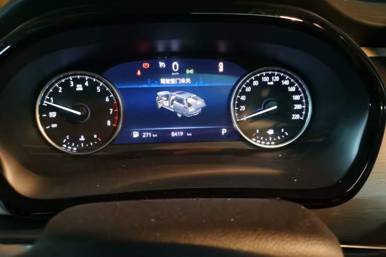 Used Buick GL8 2023 Facelifted Land Cruiser Executive Luxury Version