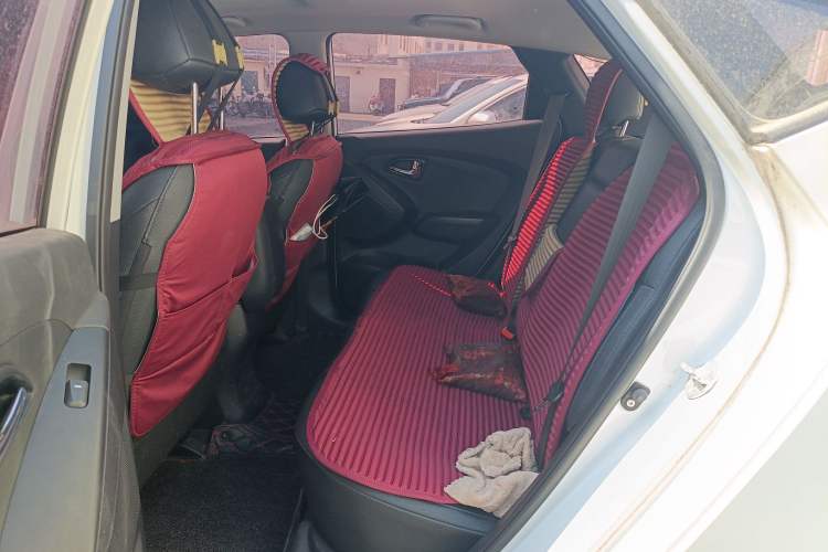 Used Hyundai ix35 2015 2.0L Automatic 2WD Smart Version China V Standard
