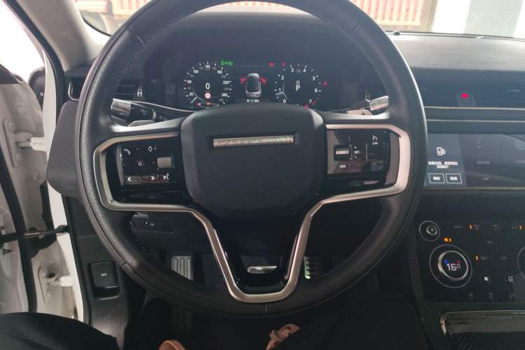Used Land Rover Range Evoque 2021 Range Rover Evoque 200 PS R-Dynamic Standard Elite Edition Steering Wheel
