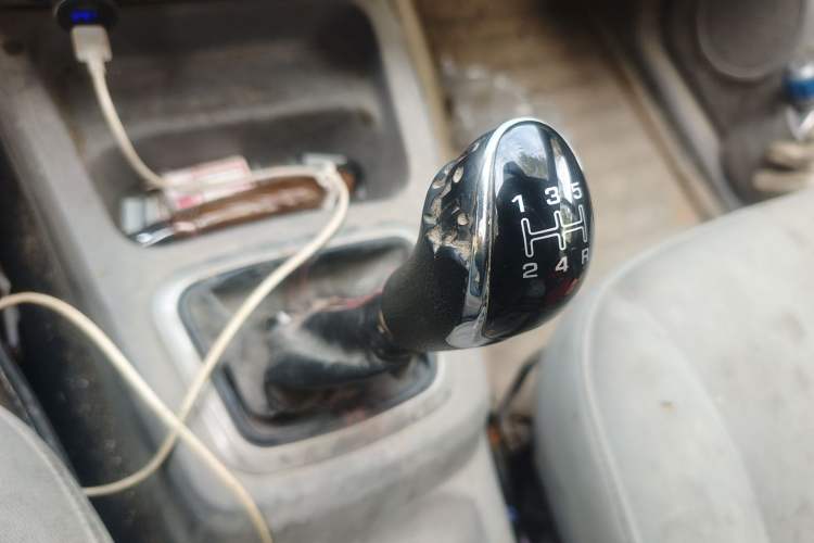 Used BAIC Weiwang M20 2014 1.5L Standard Version BJ415B Gear Lever
