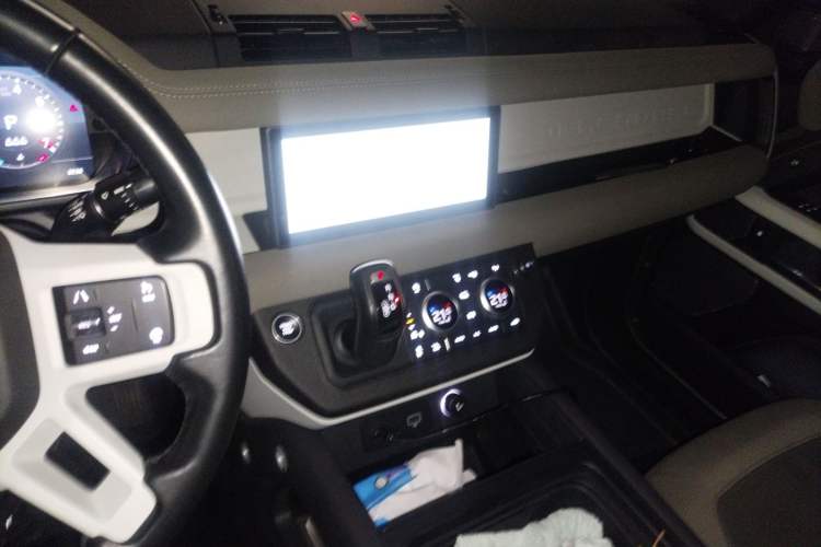 Used Land Rover Defender 2021 90 P400 Classic Reproduction Edition