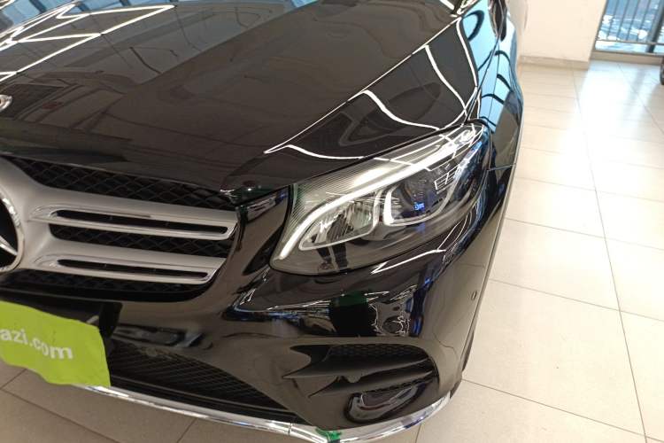 Used Mercedes-Benz GLC 2019 Facelift GLC 260 L 4MATIC Luxury Model
