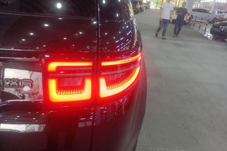 Used Land Rover Discovery Sport 2020 249 PS R-Dynamic Performance Tech Edition 5 Seats