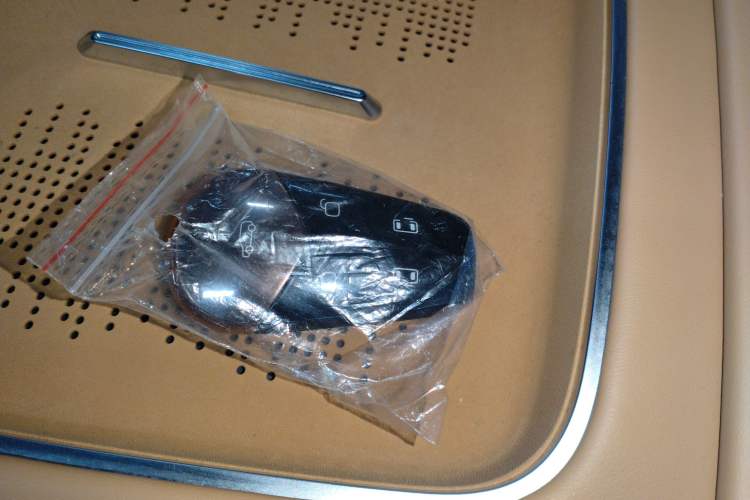 Used VOYAH Dream 2025 PHEV Four-Wheel-Drive Flagship Kunpeng Edition Vehicle Key