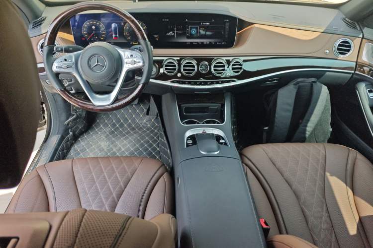 Used Mercedes-Benz Maybach S-Class 2020 S 450 4MATIC Center Console