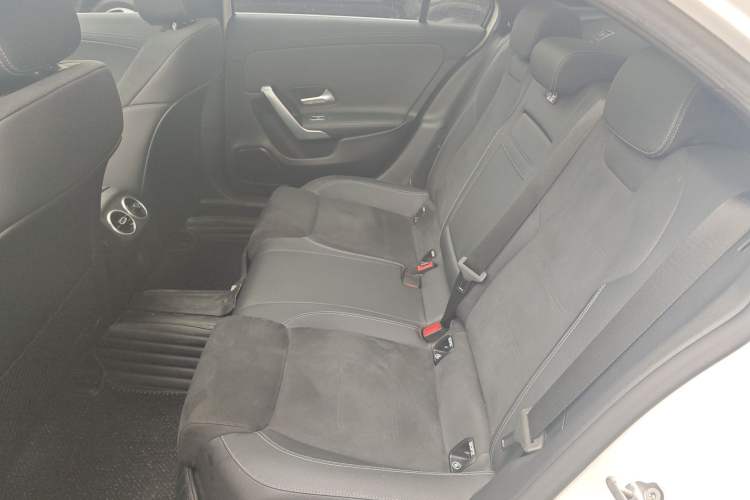 Used Mercedes-Benz A-Class 2020 Restyled A 200 L Sport Sedan Fashion Version Left Rear Seat