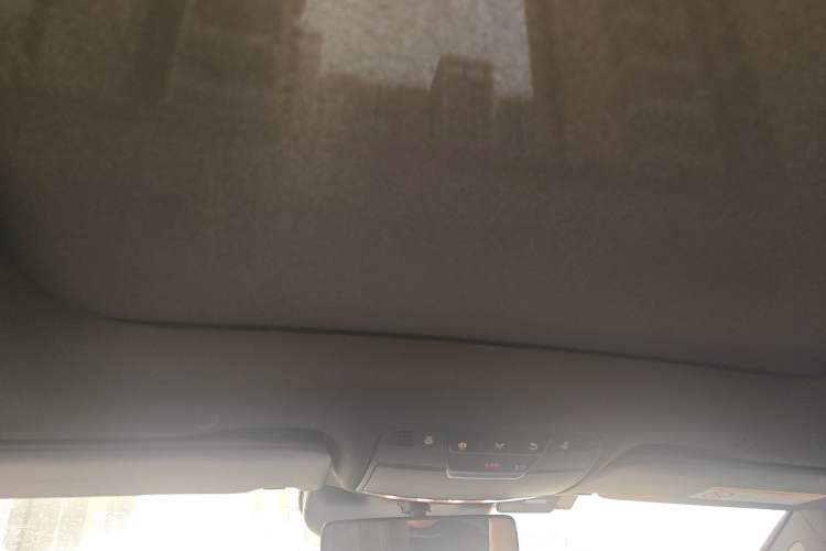 Used Mercedes-Benz GLC 2020 Facelifted GLC 300 L 4MATIC Luxury Edition Headliner