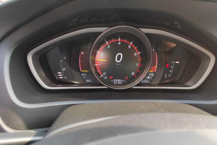 Used Volvo V40 2017 T3 Zhiyi Edition