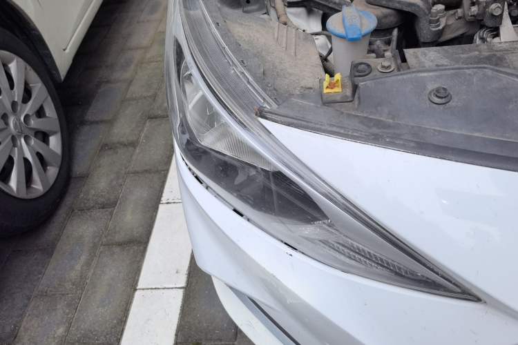 Used Hyundai Celesta 2020 1.6L Automatic GL Enjoyable Edition Right Front Headlight