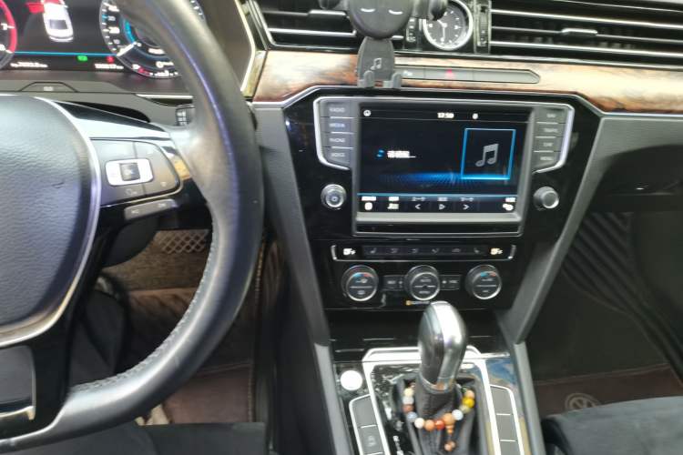 Used Volkswagen Magotan 2017 330TSI DSG Luxury Model Audio And AC Panel