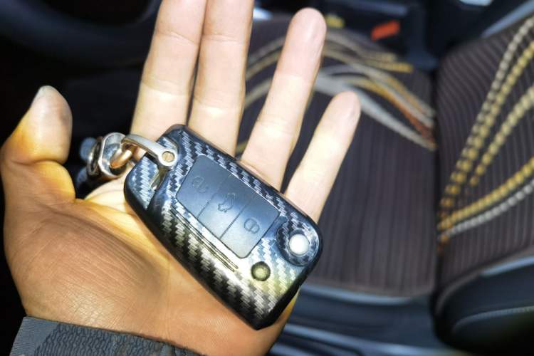 Used Volkswagen T-ROC 2019 280TSI DSG Two-Wheel Drive Advanced Version China VI Standard Vehicle Key