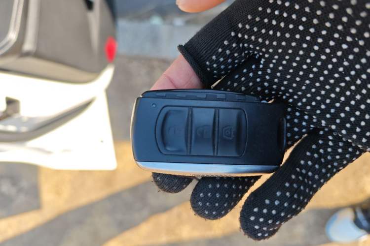 Used Dongfeng Fengon 580 2016 1.5T Manual Luxury Edition Vehicle Key