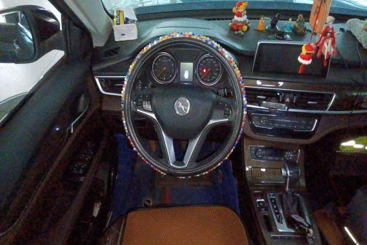 Used Hanteng X5 2019 MAX 1.5T CVT Luxury 7-Seater Steering Wheel
