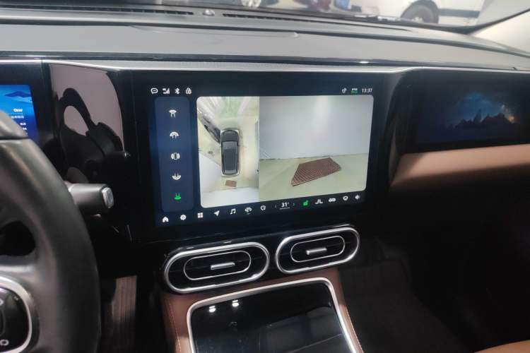 Used Leapmotor C11 2023 Pure Electric 500 Comfort Edition Audio And AC Panel