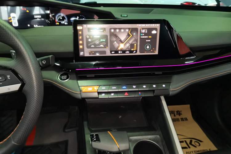 Used CHANGAN UNI-V 2023 1.5T Prestige Model