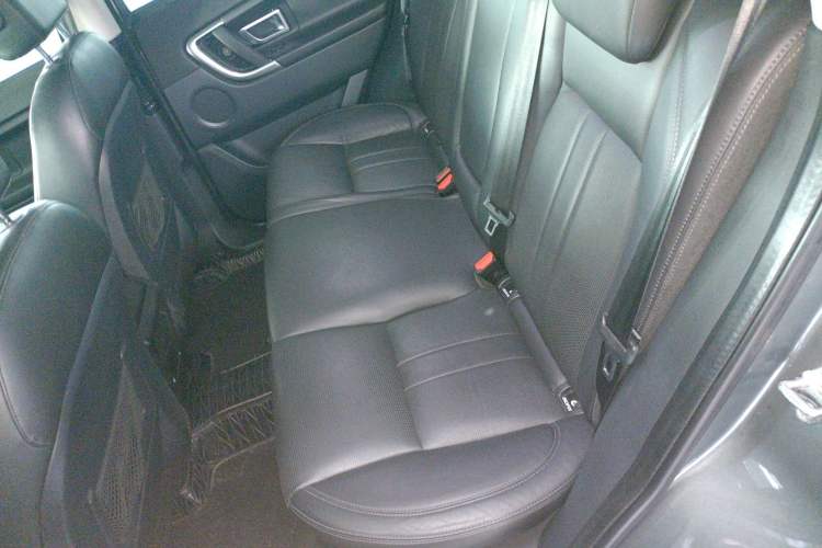 Used Land Rover Discovery Sport 2019 240 PS SE Version China VI Standard
