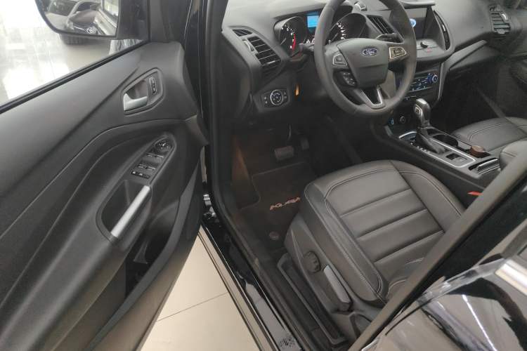 Used Ford Kuga 2019 EcoBoost 180 Two-Wheel-Drive Platinum Edition China VI Standard
