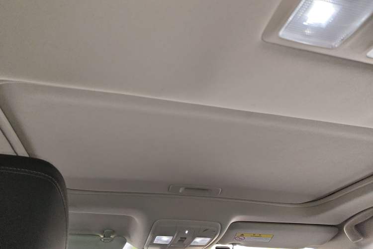 Used Mazda CX-8 2019 2.5L Two-Wheel Drive Prestige Version Headliner