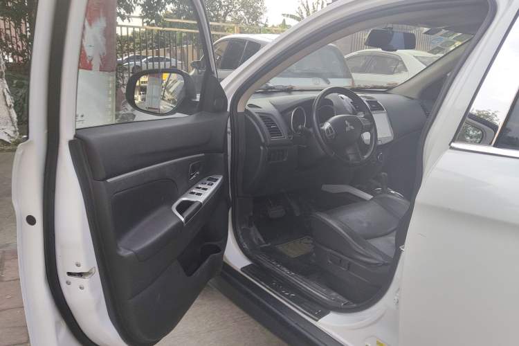 Used Mitsubishi ASX 2016 2.0L CVT Two-Wheel Drive Navigation Edition