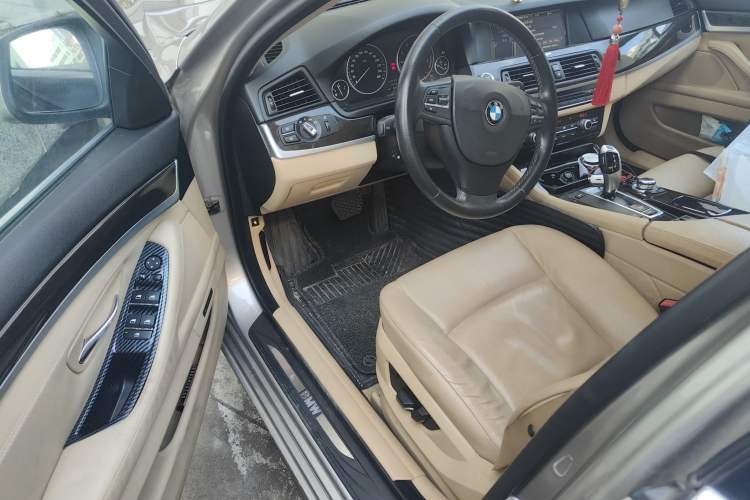 Used BMW 5 Series 2012 523Li Luxury Model
