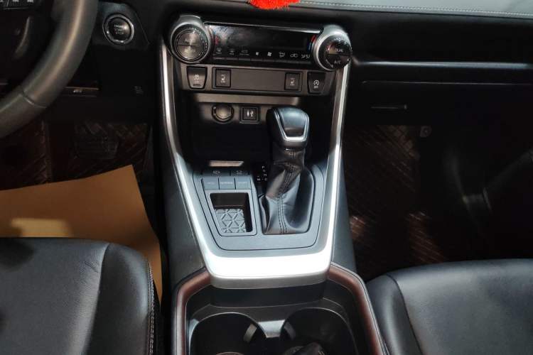 Used Toyota RAV4 2020 2.0L CVT Two-Wheel Drive Fashion PLUS Edition
