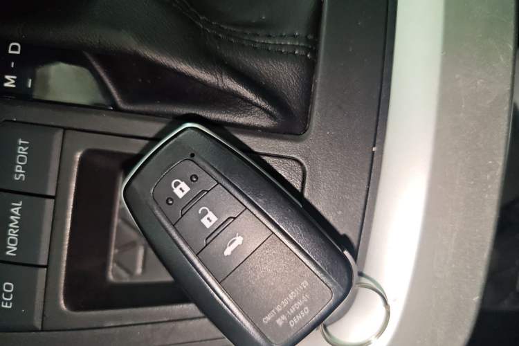 Used Toyota RAV4 2022 2.0L CVT Two-Wheel Drive Fashion Plus Edition
