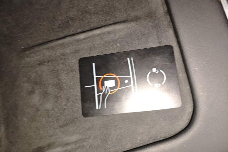 Used Tesla Model Y 2023 Long-Range All-Wheel-Drive Version
