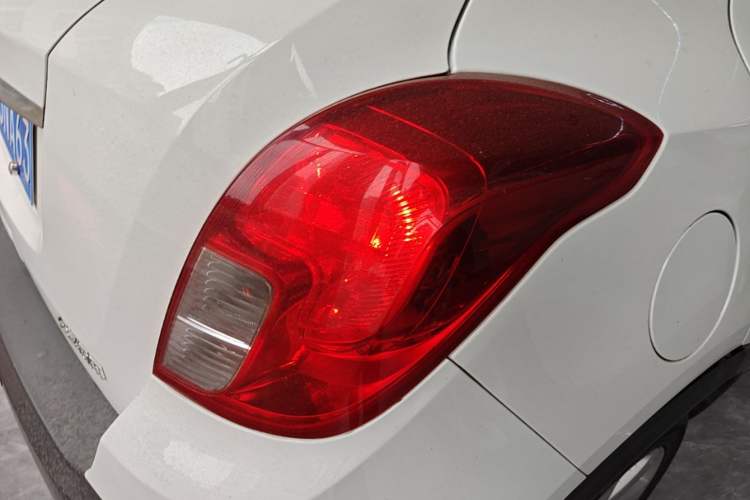 Used Buick Encore 2015 1.4T Automatic Two-Wheel Drive Urban Elite Version
