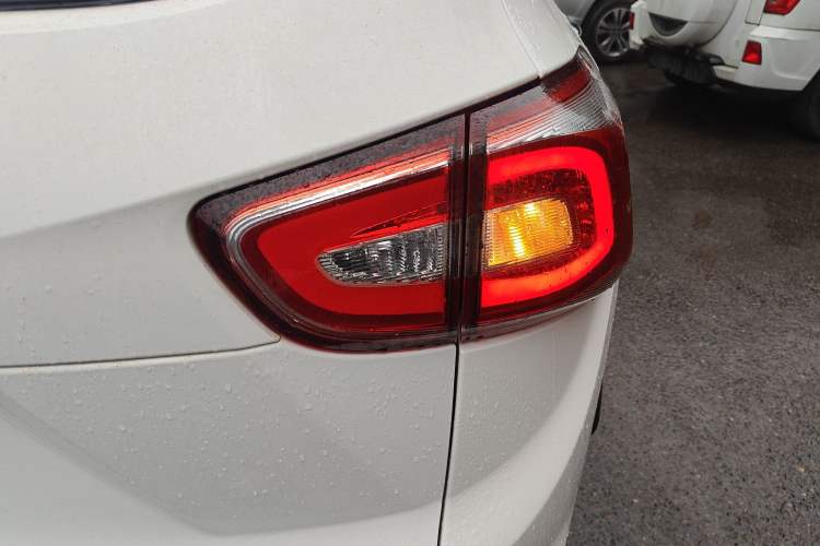 Used Baojun 510 2017 1.5L Automatic Fashion Model Right Rear Taillight